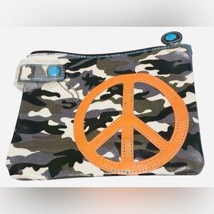URBAN JUNKET Camouflage Peace Sign Bag